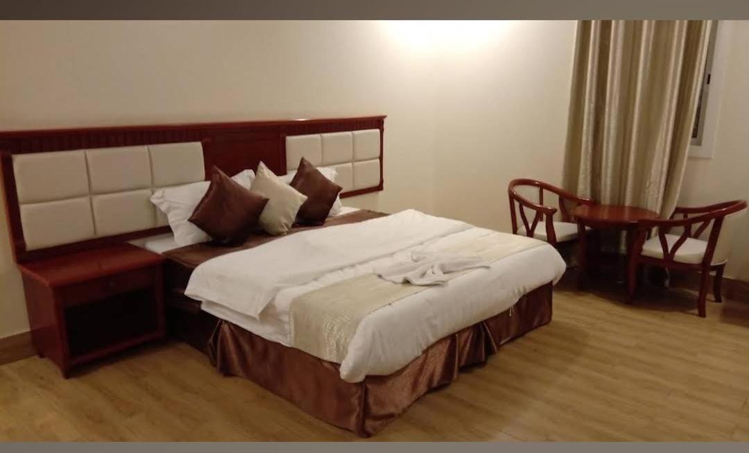 Fakher Yanbu Hotel Buitenkant foto